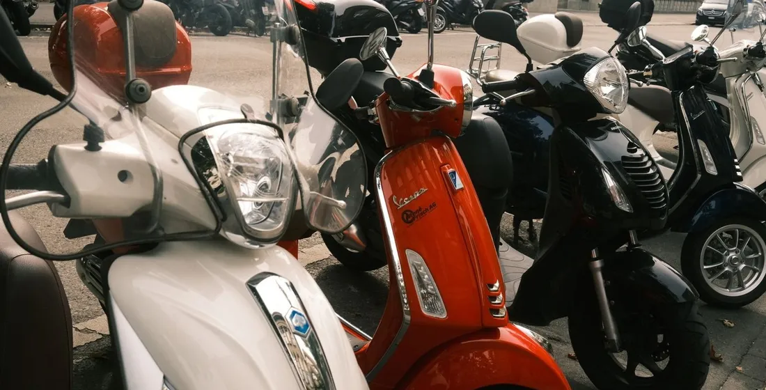 Illustration de l'article « Moto 50cc : prix, permis AM et modèles comparés »